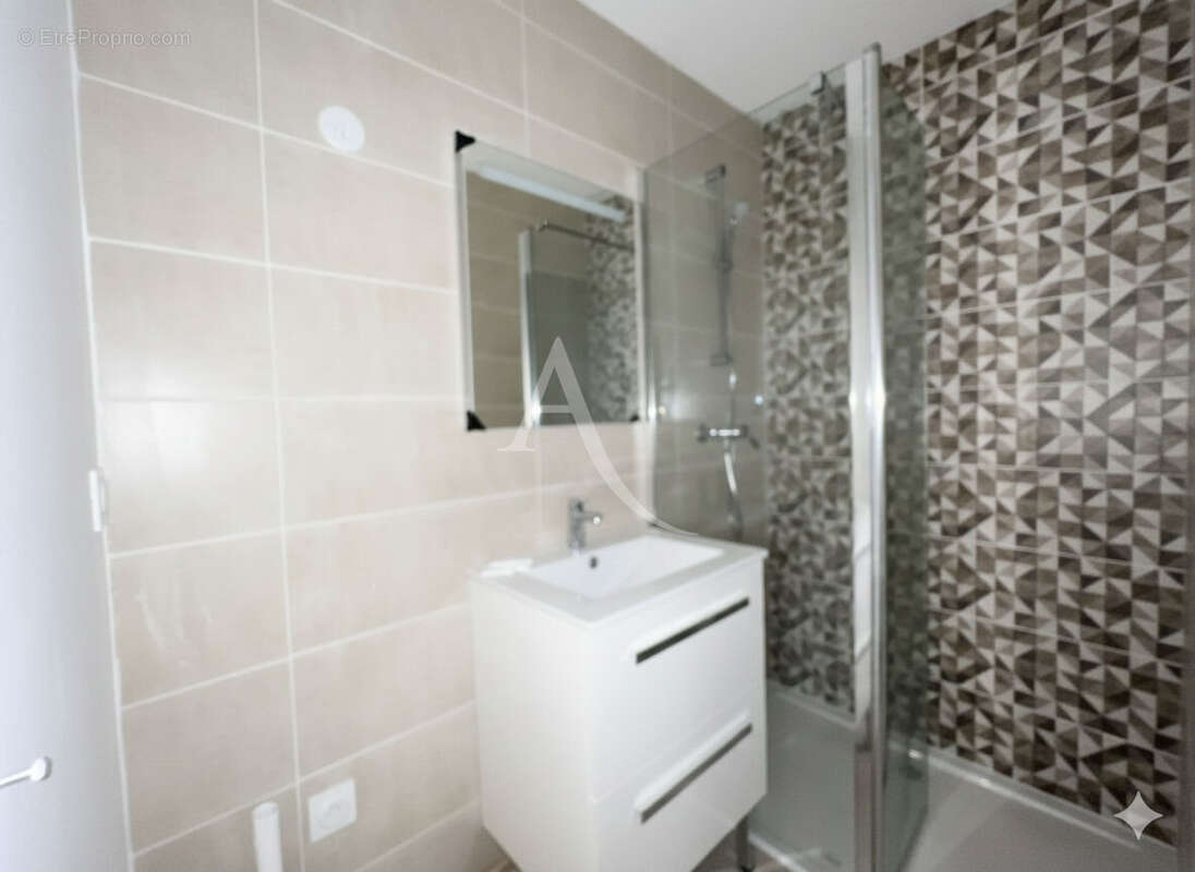 Appartement à MARSEILLE-4E