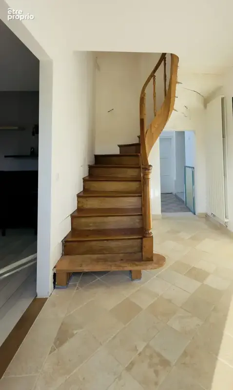 Maison de caractère avec dépendance et terrain constructible - photo 4