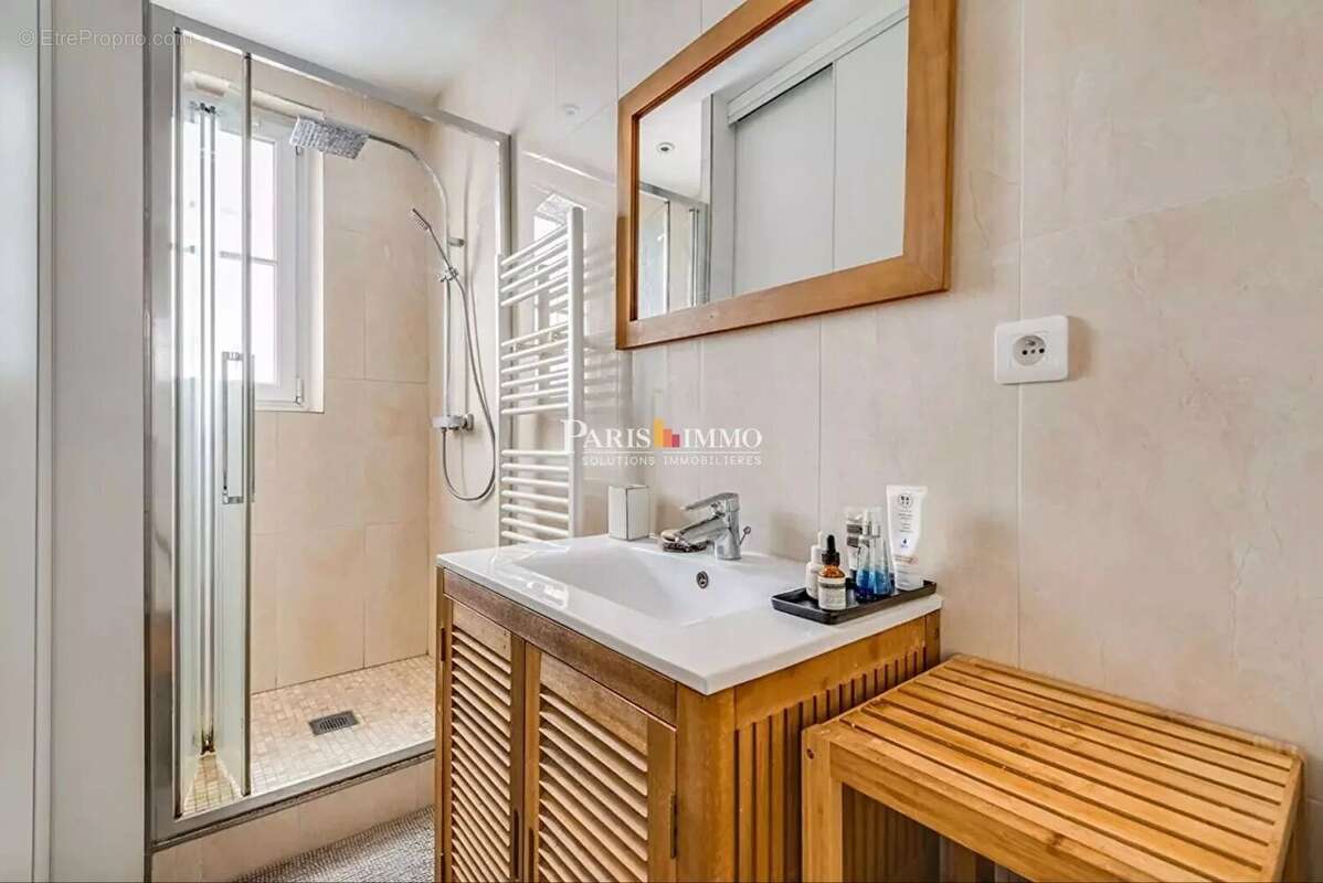 Appartement à PARIS-18E
