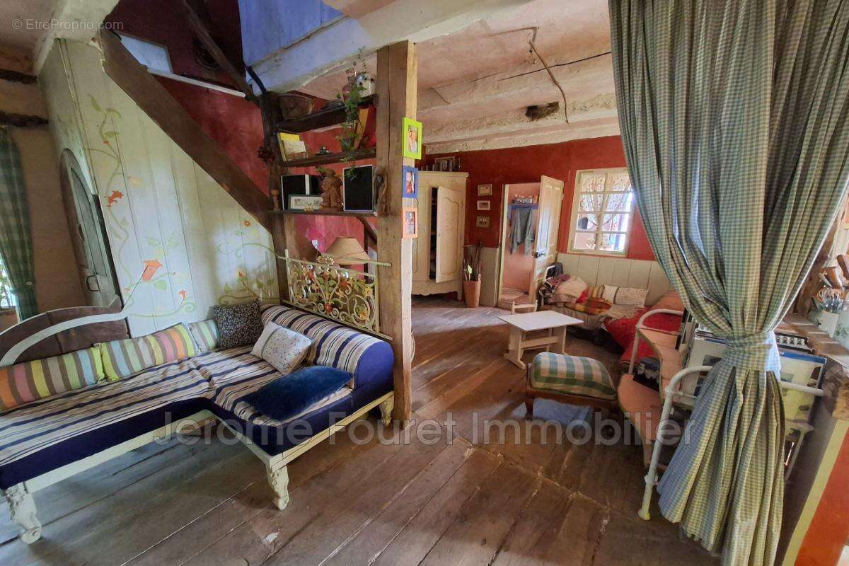 Maison à LAVAL-SUR-LUZEGE