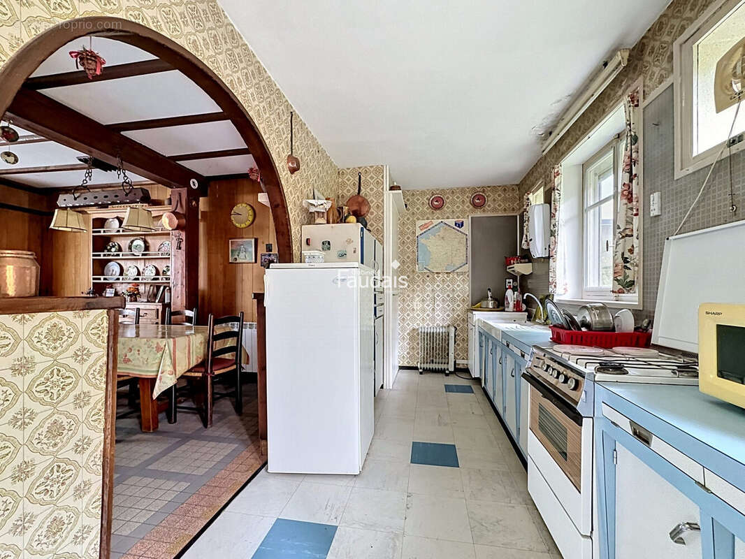 Maison 84 m² à Saint-Lo  - photo 4