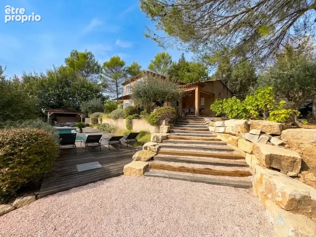 Proche Cotignac - Villa de charme, piscine à débordement et vue imprenable sur la campagne provençale - photo 6