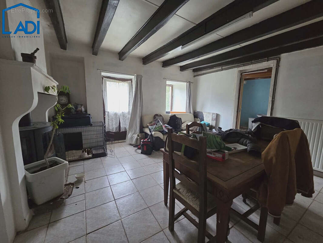 Maison à FOMPERRON