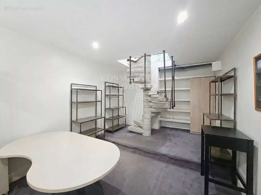 Appartement à PARIS-7E