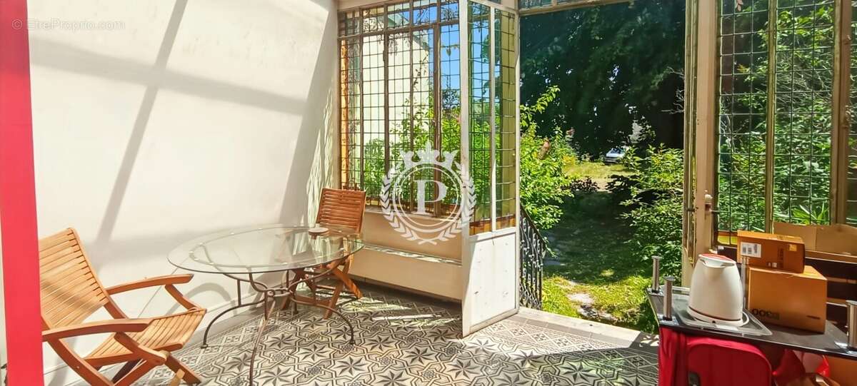 Maison à COURBEVOIE