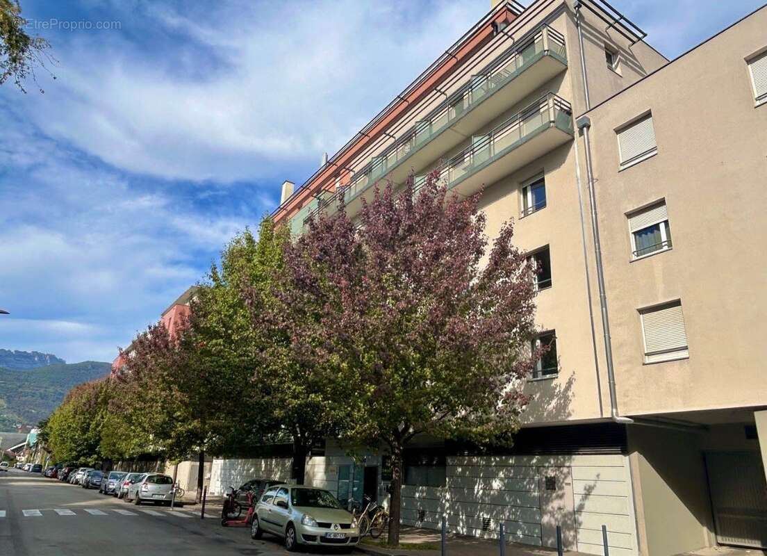 INVESTISSEMENT LOCATIF  GRENOBLE  Résidence étudiante Campus Universités Grenoble - 4,80 % de rentabilité - photo 13
