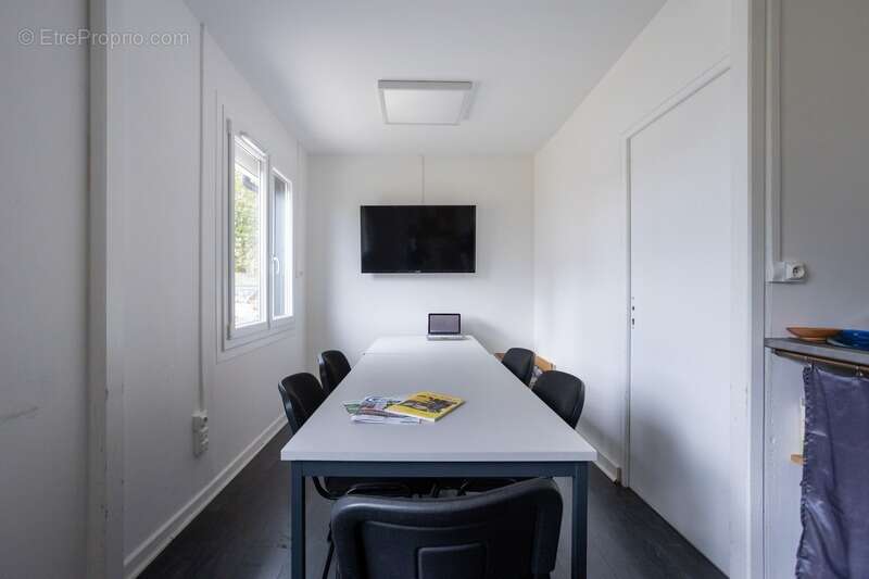 Commerce à PARAY-LE-MONIAL