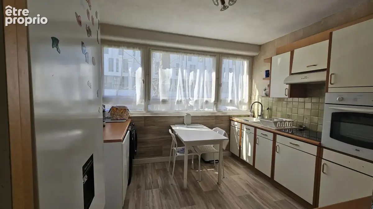 Proche métro, bel appartement (64 m2) avec balcon et cave. - photo 6