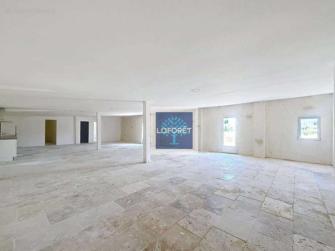 Maison pierre rénovée au coeur de Montendre - photo 2