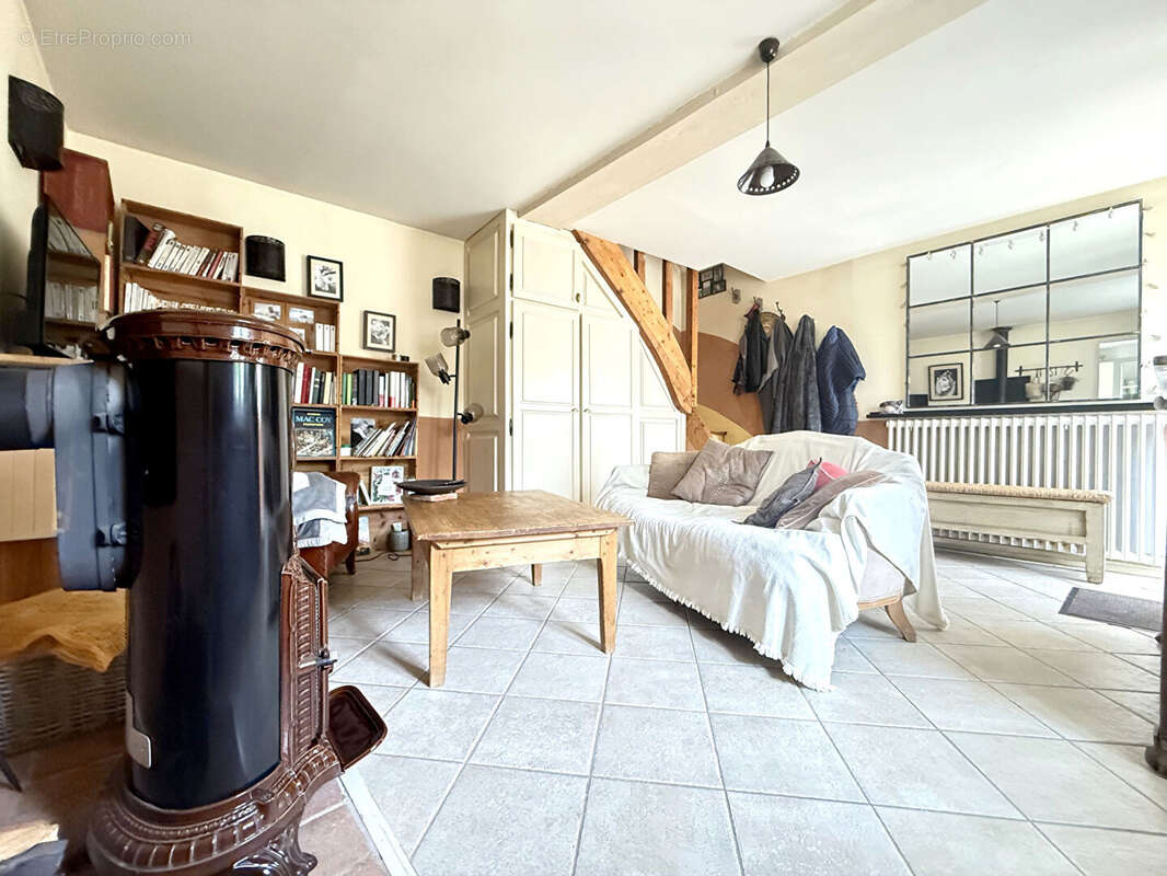 Maison à HOUDAN