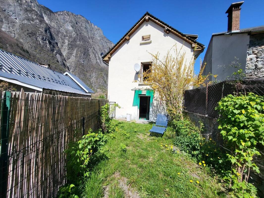 Maison à LIVET-ET-GAVET