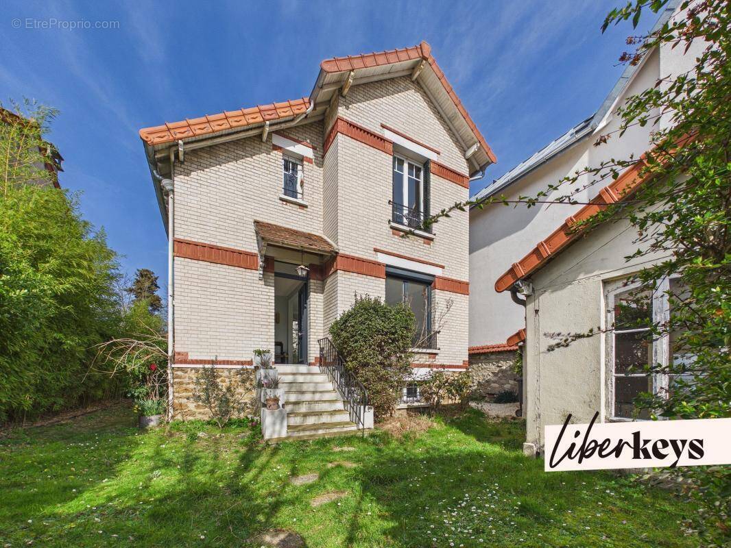 Maison à SAINT-MAUR-DES-FOSSES