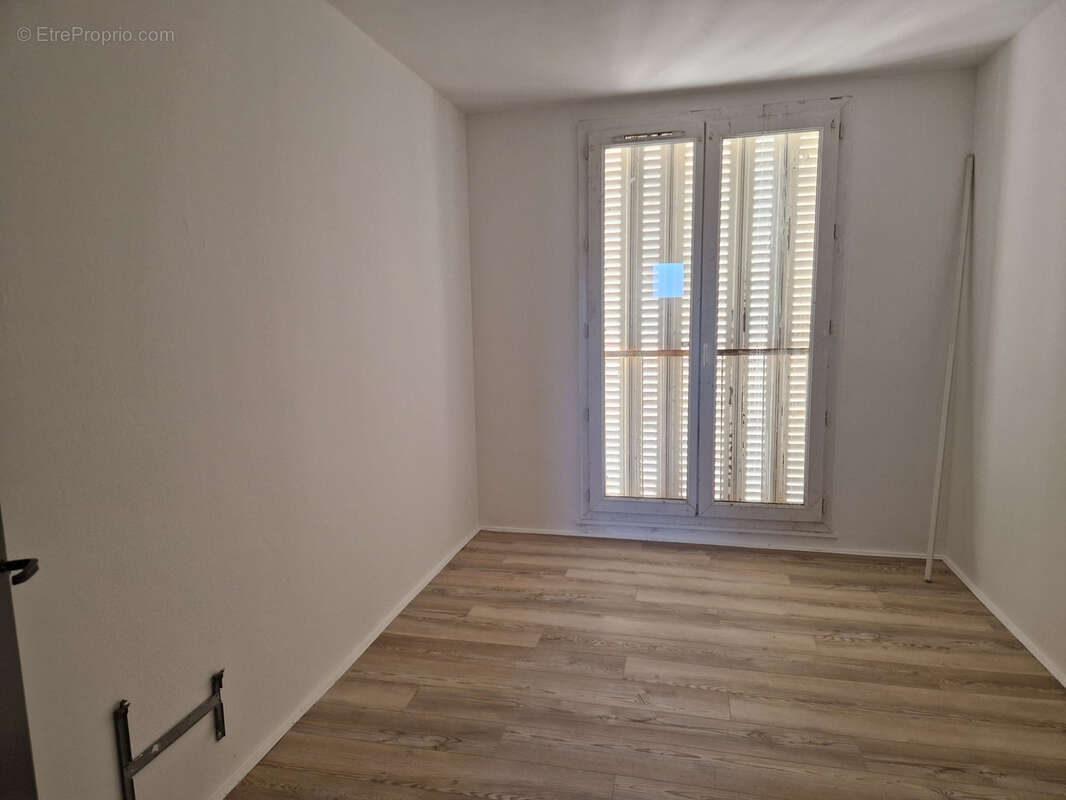 Appartement à VALREAS