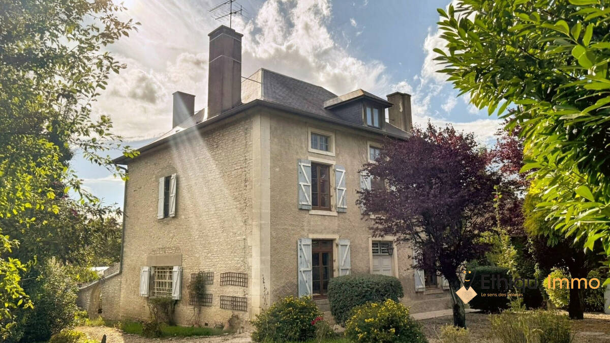 Maison à MONTIER-EN-L'ISLE