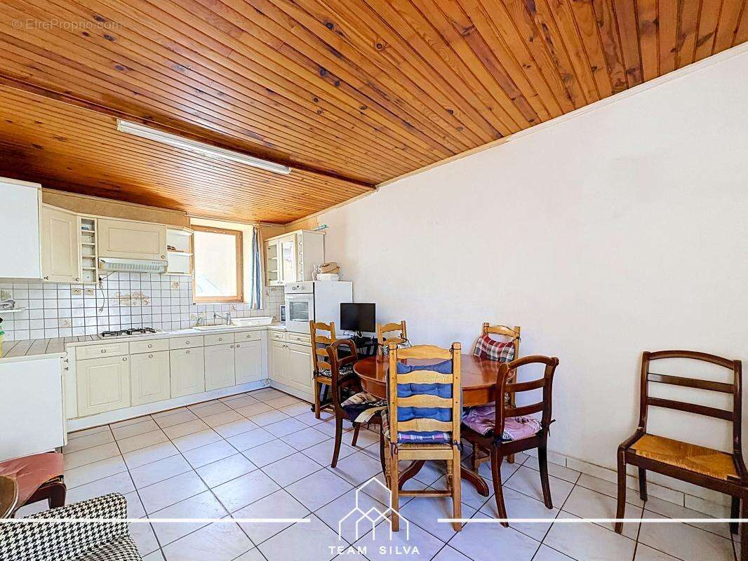 Maison 100 m² à Communay  - photo 4