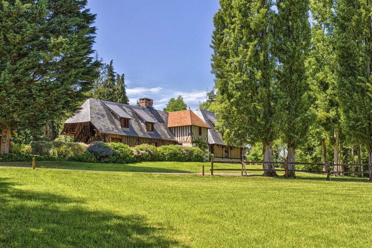 Maison à PONT-L&#039;EVEQUE