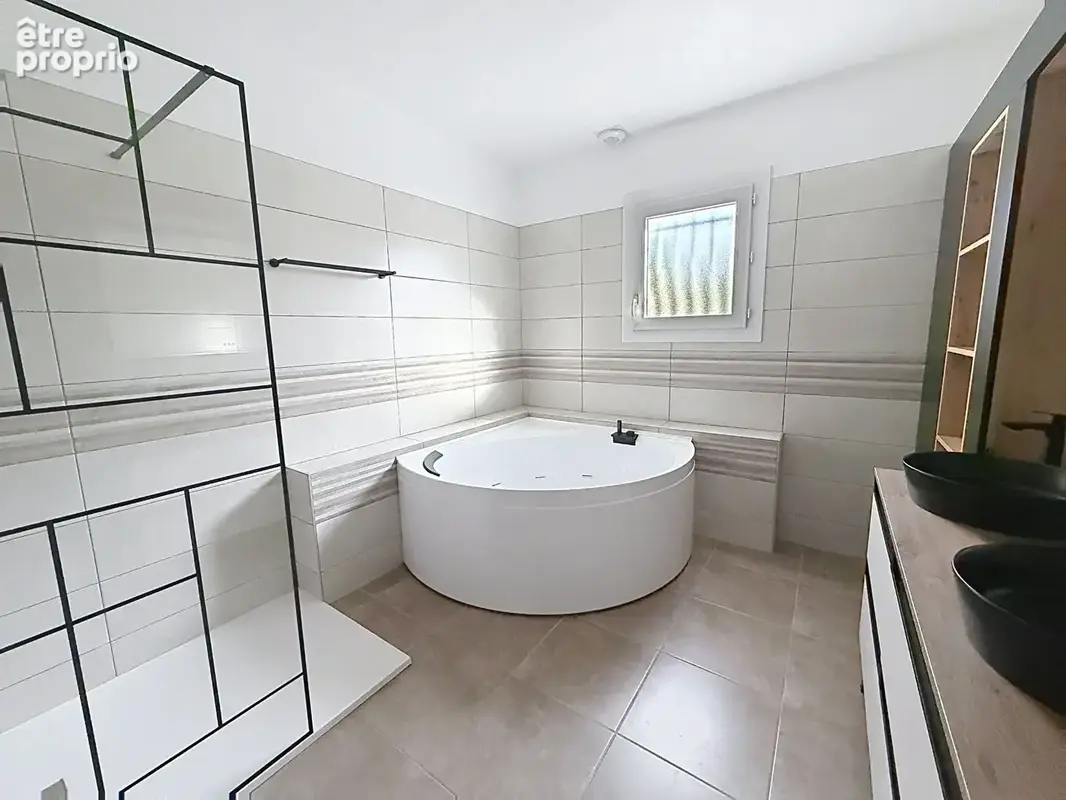 Maison Entraigues Sur La Sorgue 5 pièce(s) 174 m2 et appartement T2 indépendant 44 m² - photo 7