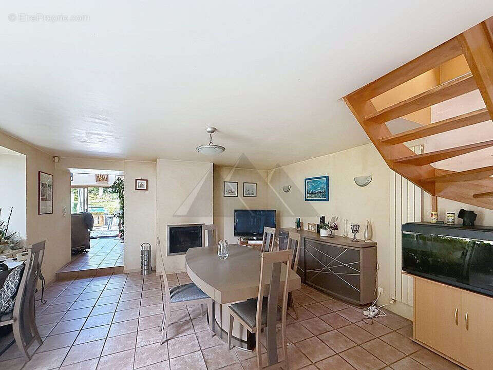 A vendre quimper  sud kernoter  longeres avec jardin et piscine - photo 7