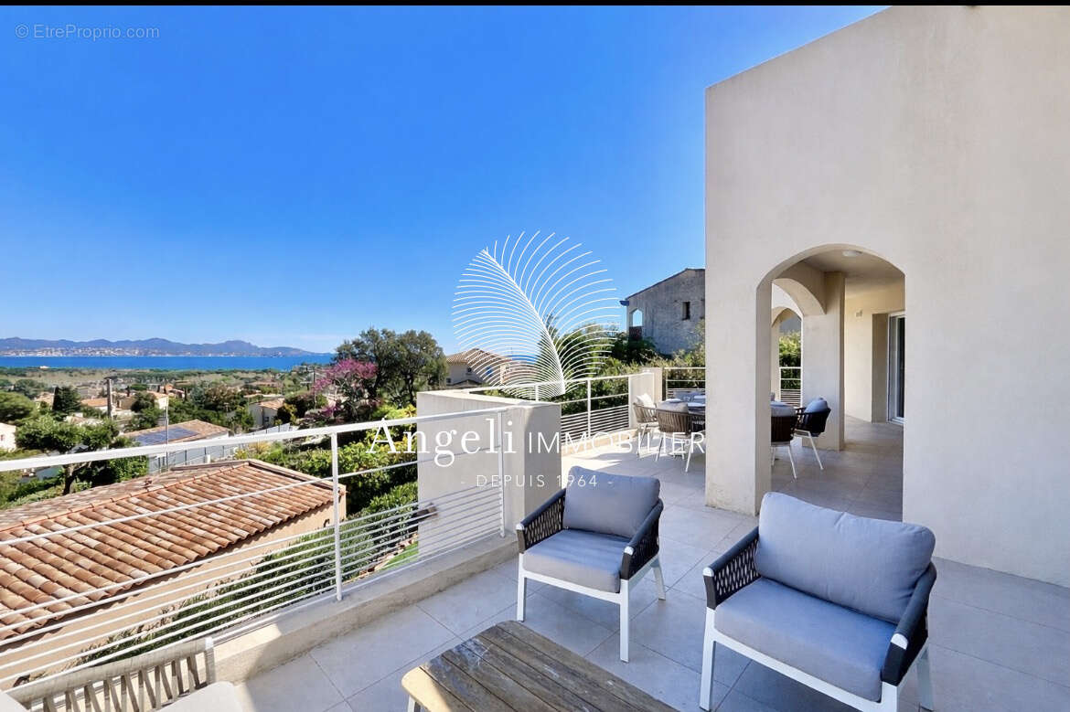 Maison à FREJUS