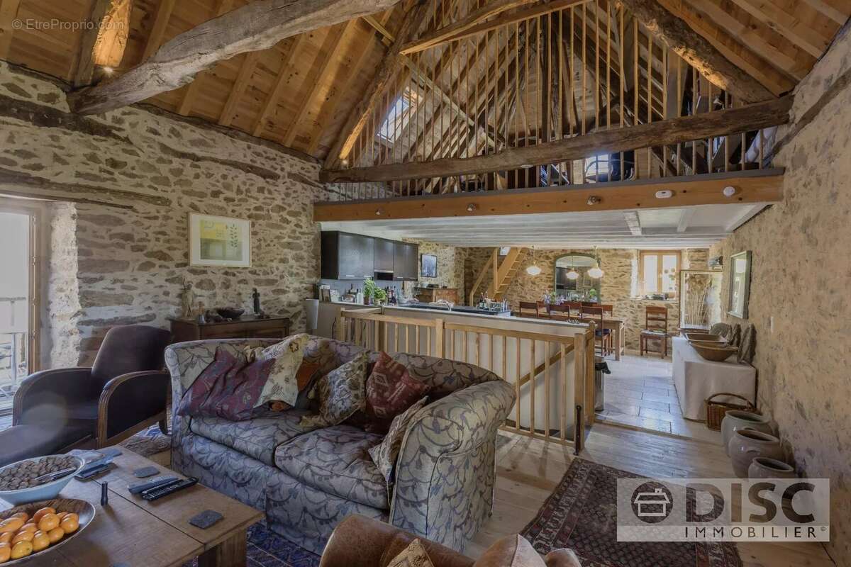 Maison à MONTIRAT