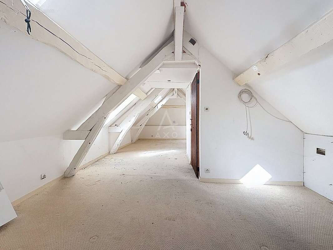 Maison à SURVILLE