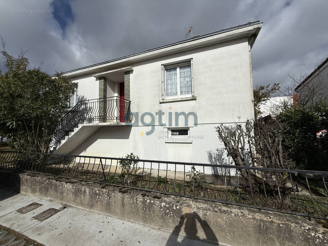 Maison à MONTAIGU