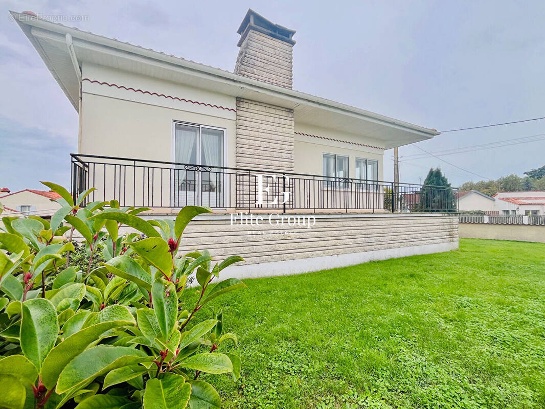 Maison à PORT-DES-BARQUES