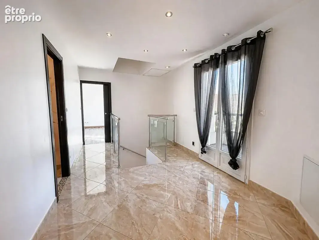Maison de 5 pièces de 137 m² à Mantes-la-Jolie - photo 11