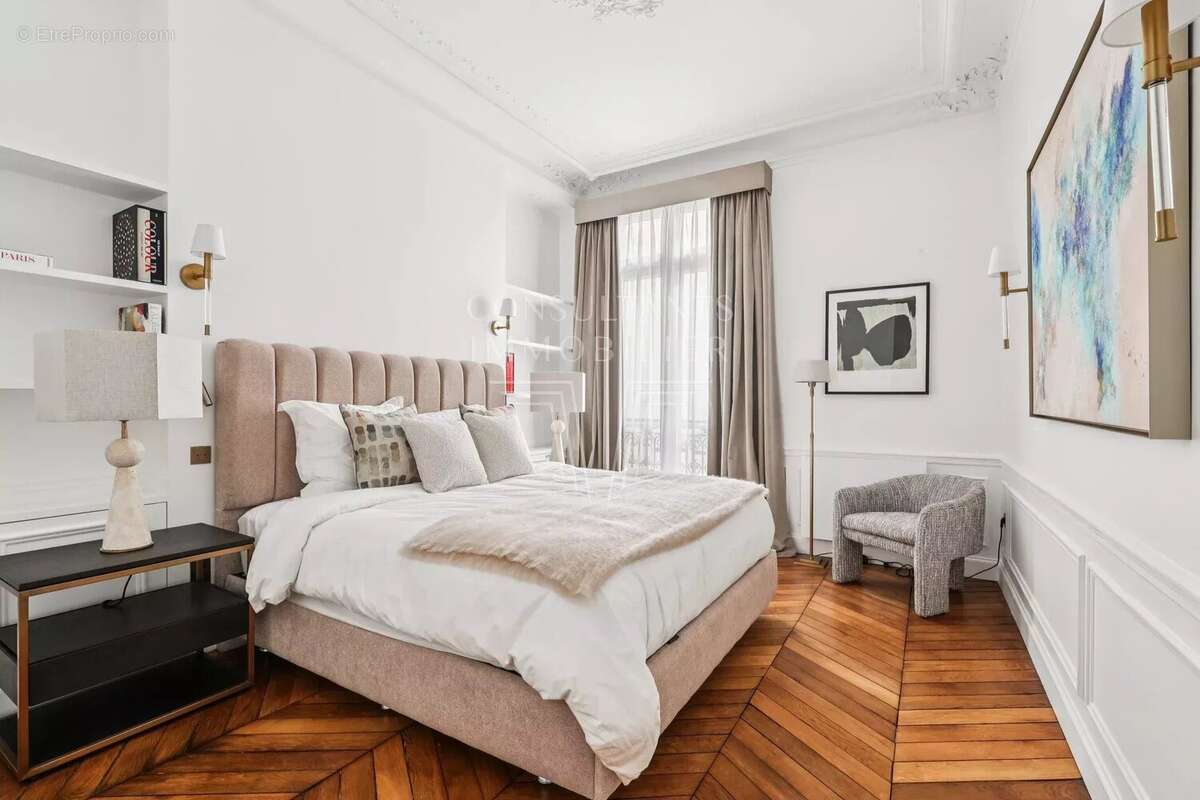 Appartement à PARIS-7E