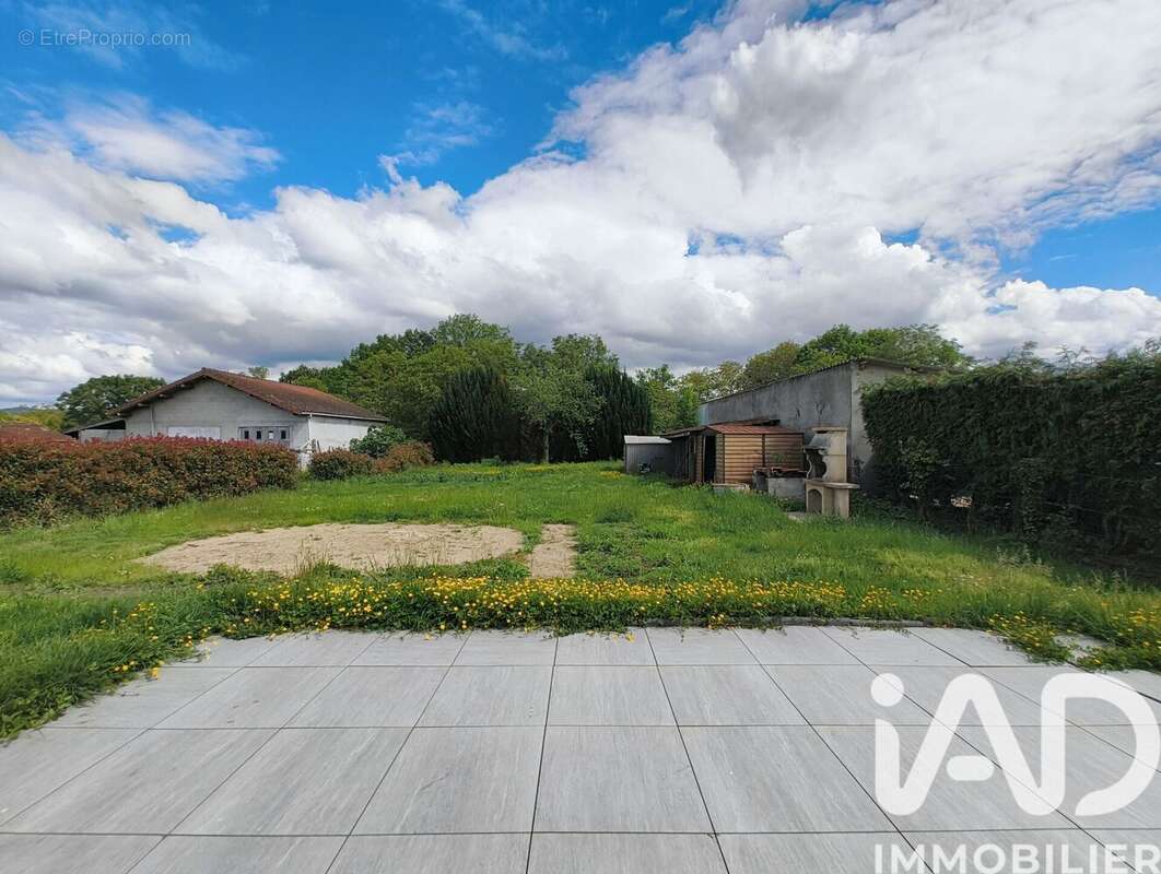 Maison 88 m² à Limons  - photo 4