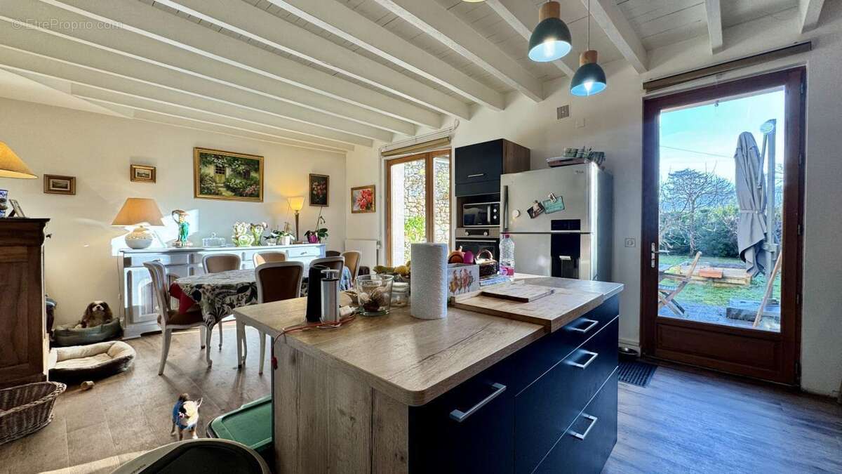 Maison à SAINT-MARTIN-LABOUVAL