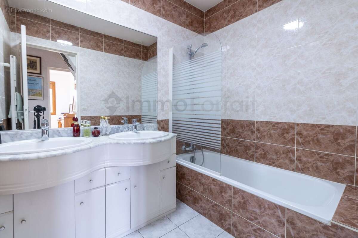 Appartement 74 m² à Arcueil  - photo 5