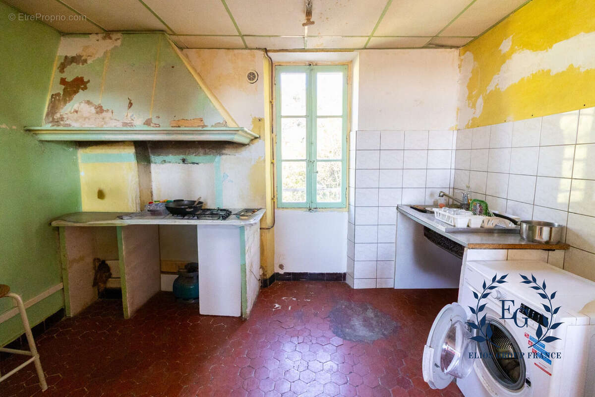 Appartement à VARAGES