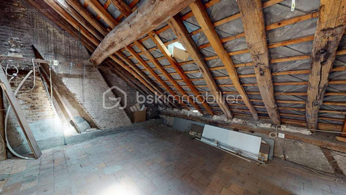 Maison à NEUVILLE-AUX-BOIS