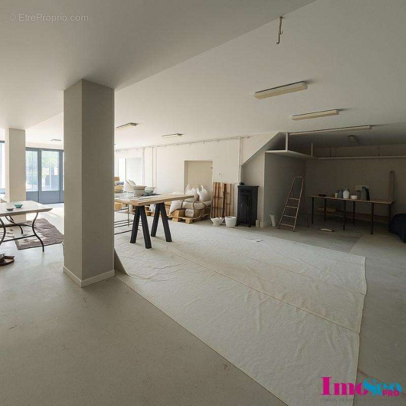 Commerce à SAINT-JEAN-D'ILLAC