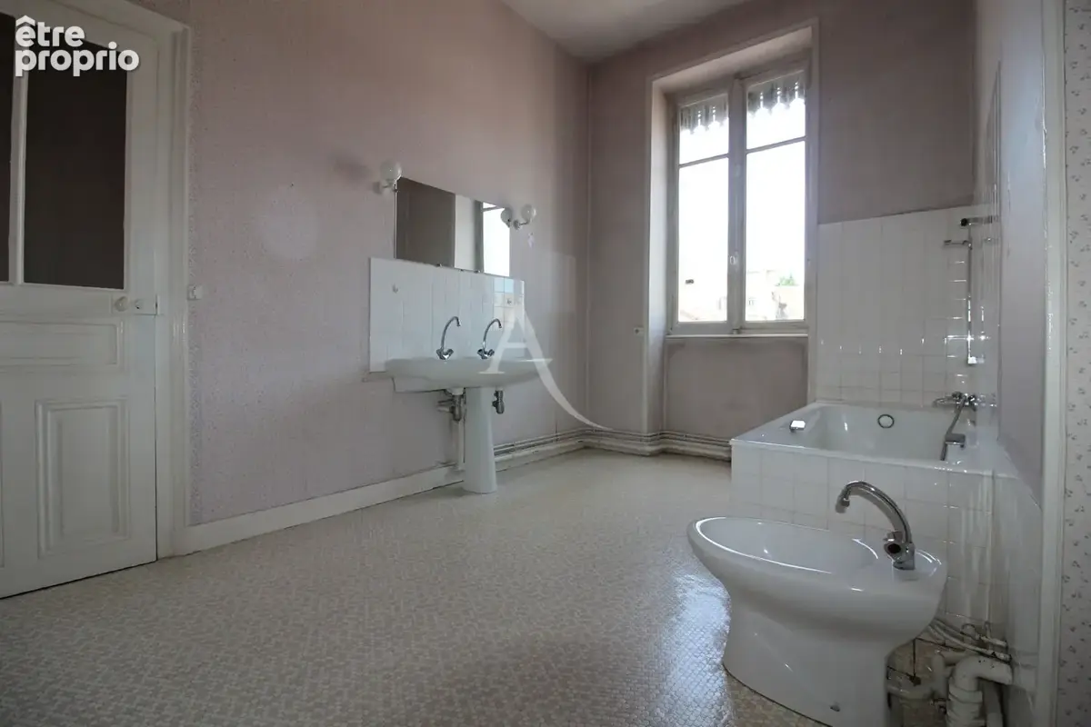 A VENDRE - Appartement T5 Boulevard de la République - photo 7
