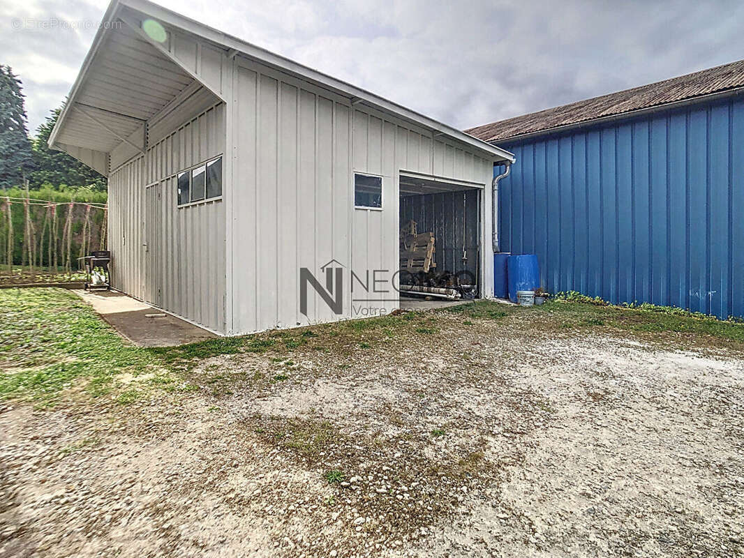 Maison à NEUFCHATEAU