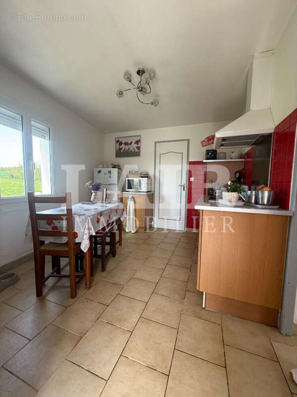 Maison en campagne isolée  réf:F-15328 - photo 4