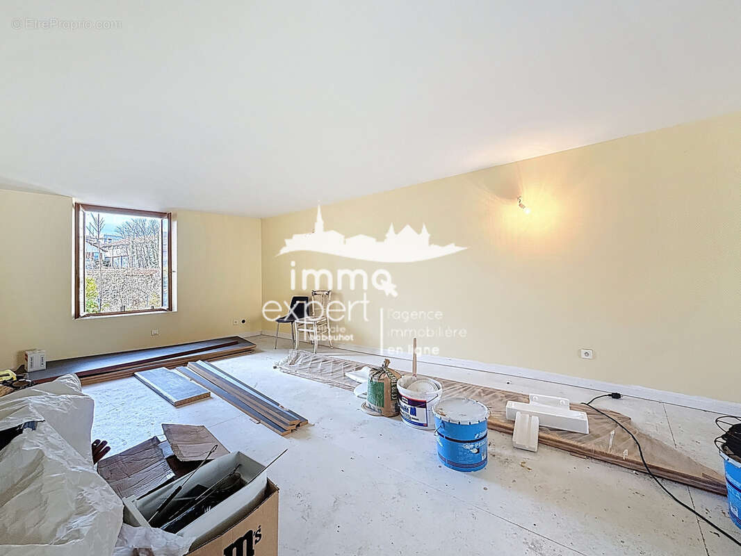 Appartement à MIRECOURT