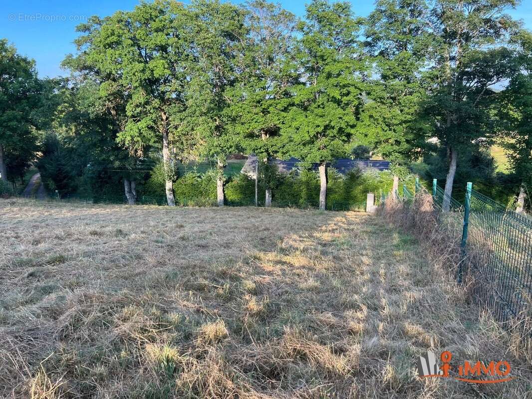Terrain à TENCE