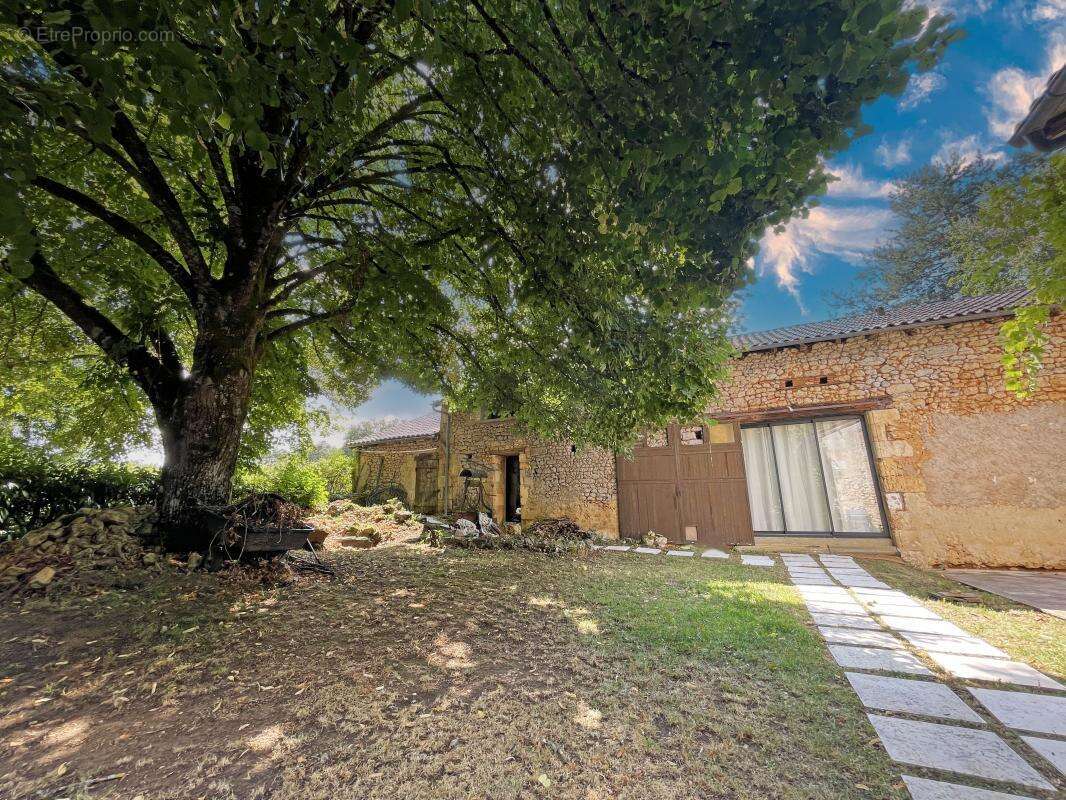 Maison à SAINT-AMAND-DE-VERGT