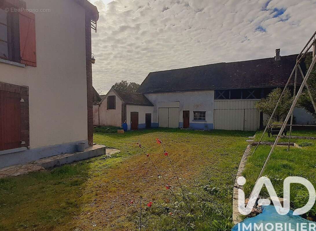 Photo 2 - Maison à ARCES-DILO