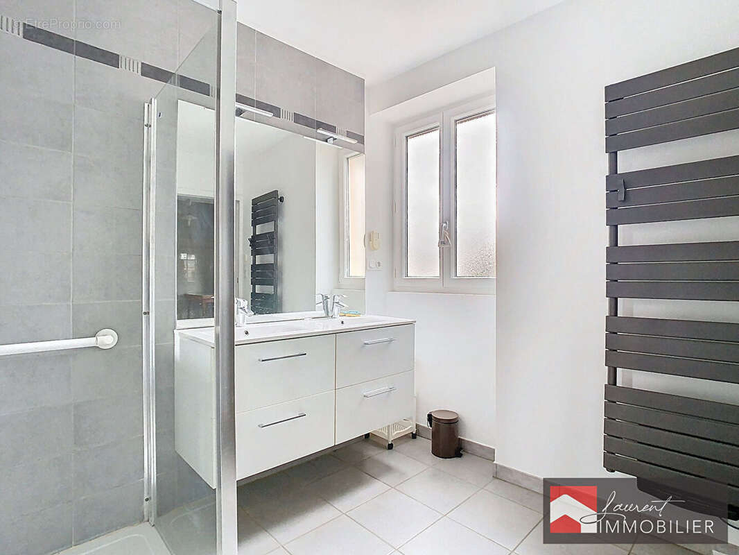 Maison à PONT-DE-VAUX