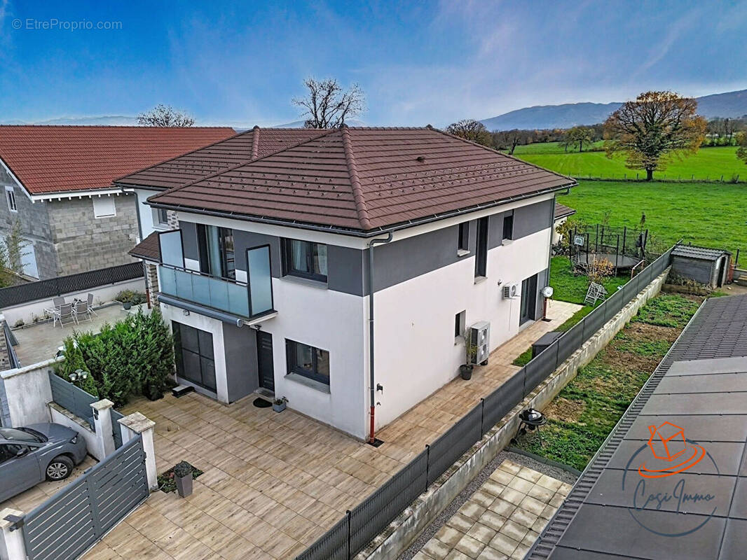 Maison à BELLEGARDE-SUR-VALSERINE