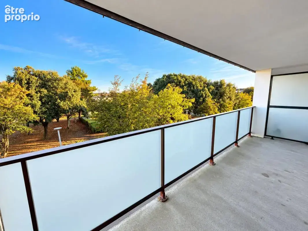 LA ROCHELLE – Appartement T2 avec grand balcon, parking sécurisé et cellier - photo 9