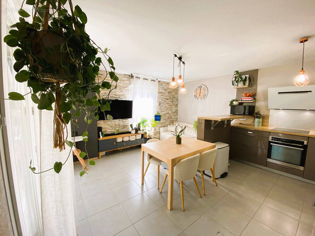 Appartement à LA LONDE-LES-MAURES