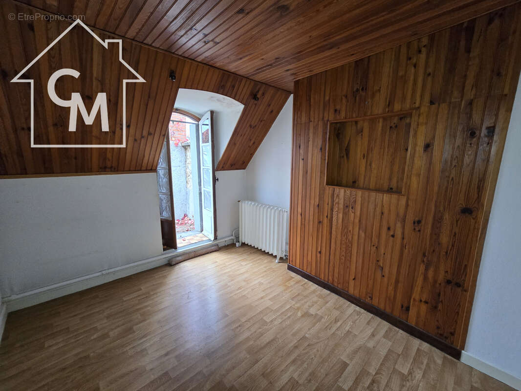 Appartement à SAINT-AMAND-MONTROND