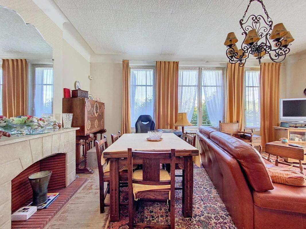 Maison à SAINT-PIERRE-LES-NEMOURS