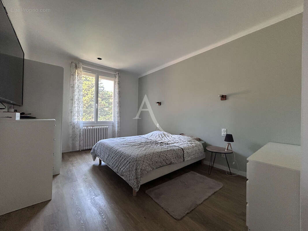 Maison rénovée avec jardin et sous-sol - photo 10