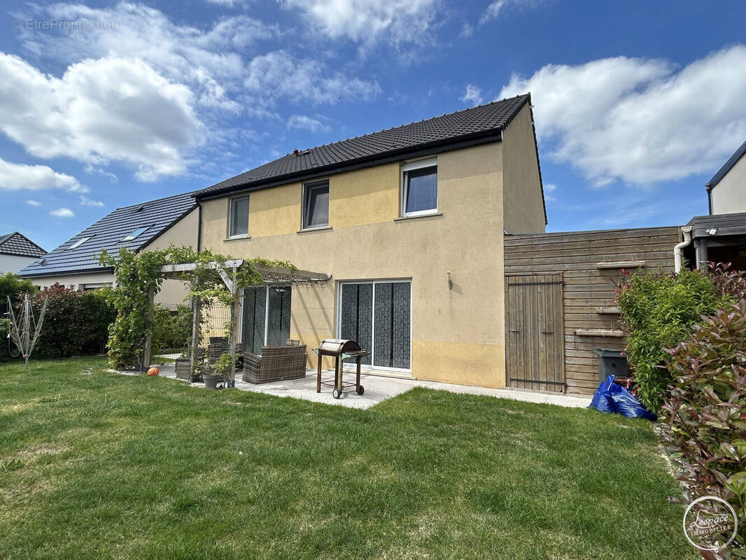 Maison à OYE-PLAGE